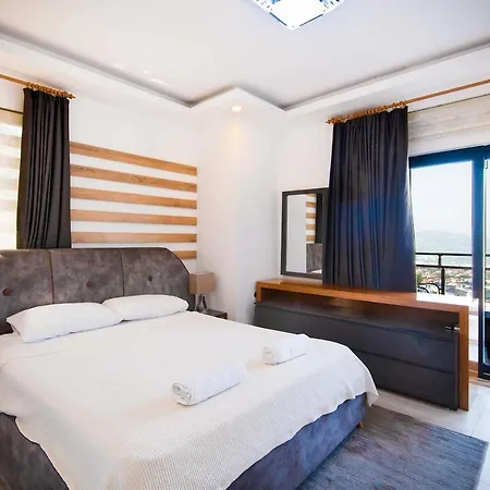 Prestige Vista Villa *